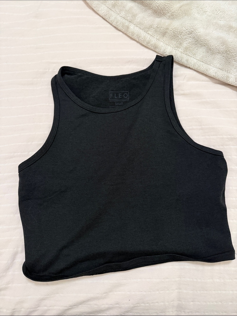 FLEO crop tank